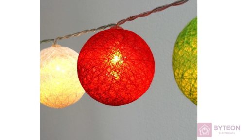 Gömb alakú 6cm/színes fonott/1,5m/piros-fehér-zöld/10db LED-es/USB-s fénydekoráció
