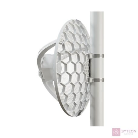 MikroTik LHG LTE18 kit 1xGbE LAN port LTE CAT18 modem 17dBi integrált antenna pár